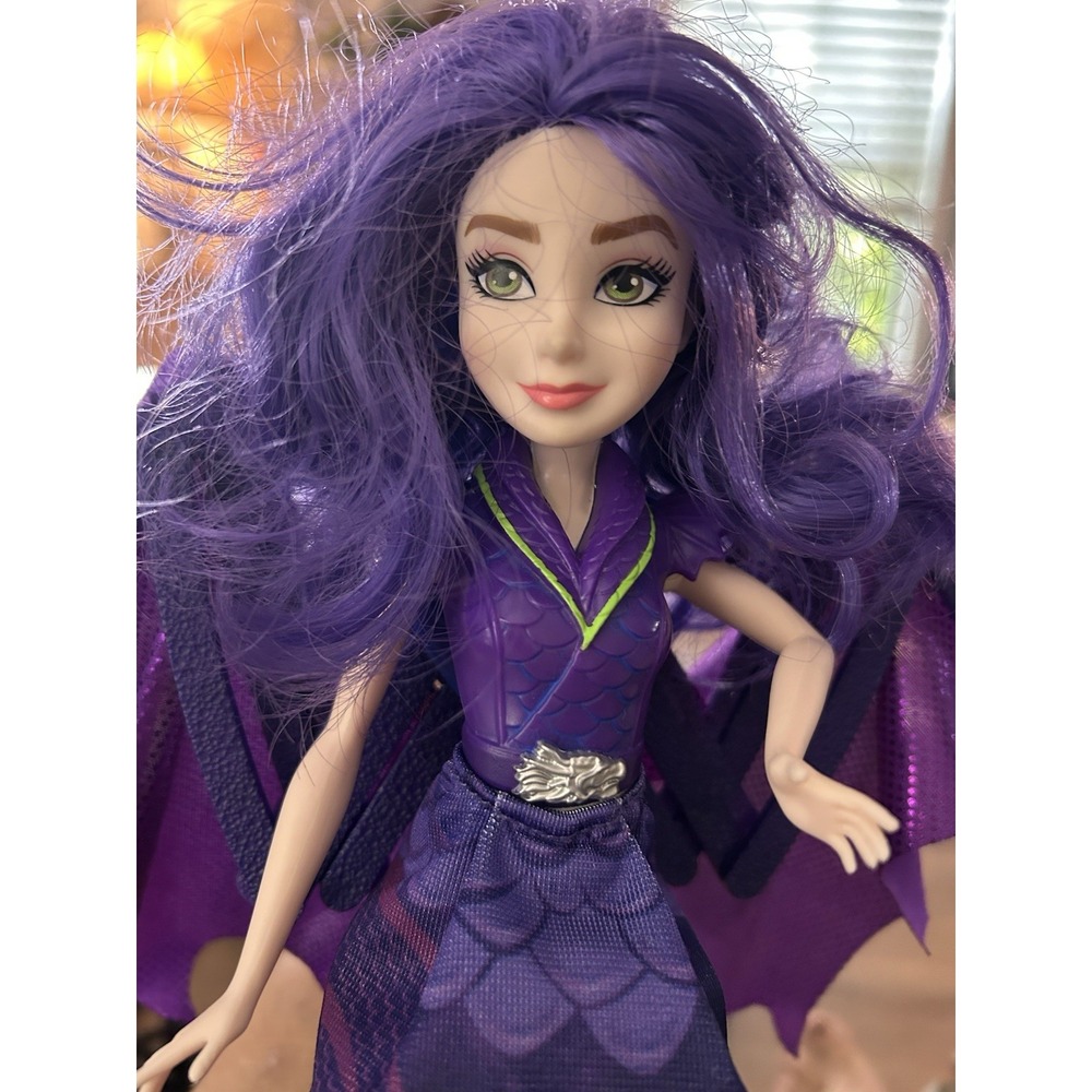 Disney's Descendants 3 Mal Dragon Queen Doll w/ Expanding‎ Wings